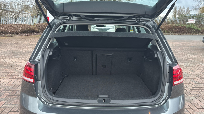 Volkswagen Golf 1.0 TSI 110 SE 5dr Petrol Hatchback